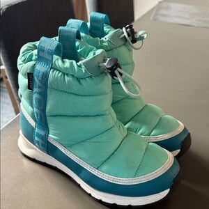 The North Face Kids' Teal and Aqua Snow Boots